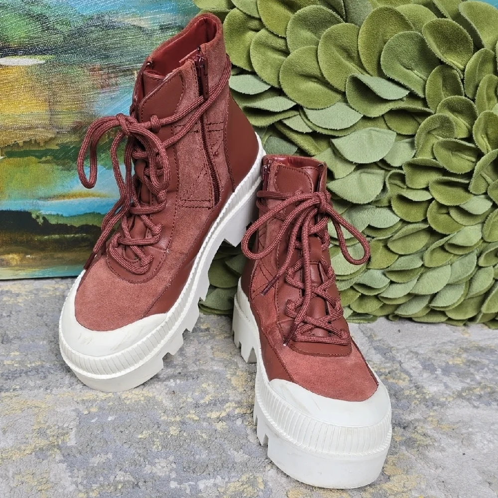 GIanni Bini Wander Lust Lug Sole Platform booties